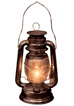 Linterna vieja con luz