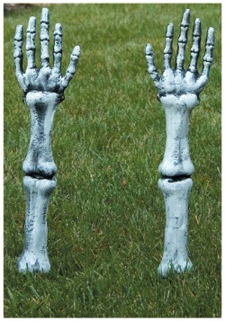 Estacas de jardín con brazo de esqueleto