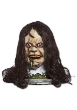 Charola con cabeza de El Exorcista