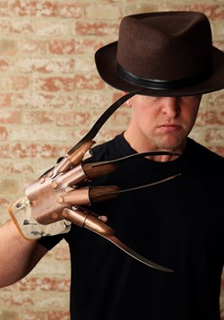 Réplica de guante de Freddy Krueger